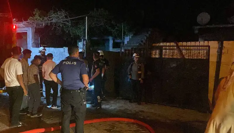 Aile Evini Ateşe Veren Genci Polisi Kurtardı: Olayın Ardındaki Gerçekler