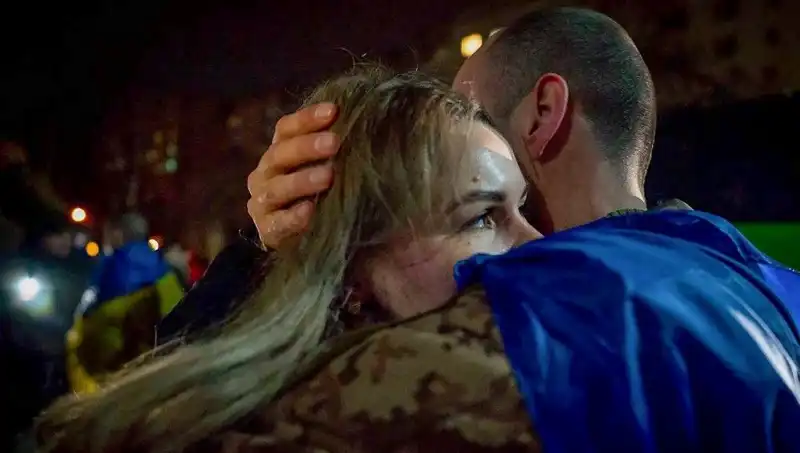 Ukrayna ve Rusya Arasındaki Savaş Esiri Takası: 350 Hayat Kurtarıldı
