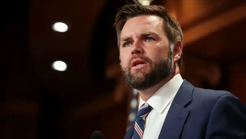 JD Vance: Zelenski ile Görüşmesiyle Dikkat Çeken Hayatı ve Kariyeri