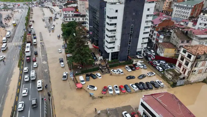 Trabzon'da Sel Felaketi: Kayıp Kişinin Akıbeti Merak Ediliyor