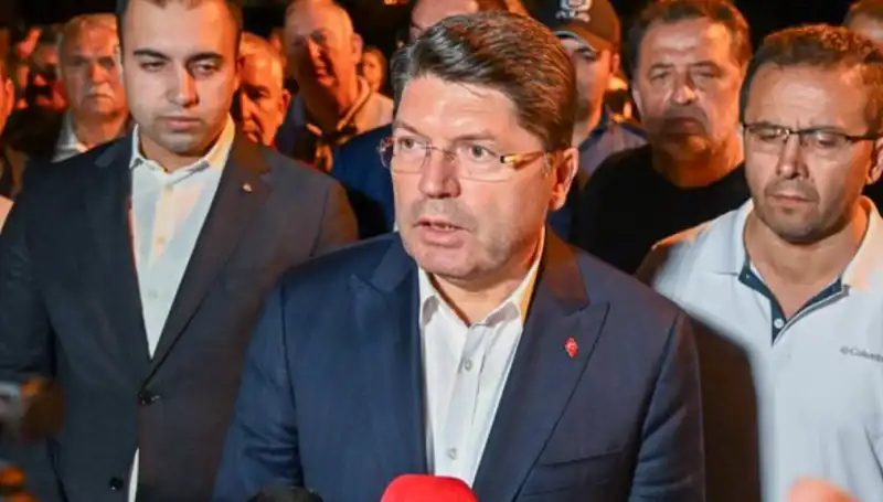 Bursa Orman Yangını: FETÖ Bağlantıları ve Bakan Tunç'un Açıklamaları