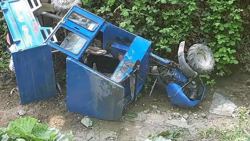 Kontrolden Çıkan Pat Pat, Dereye Uçarak İki Kişiyi Yaraladı