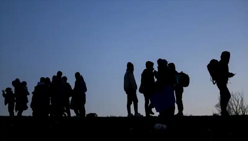 Edirne’de Düzensiz Göçmenlere Yönelik Baskın: 21 Kişi Yakalandı