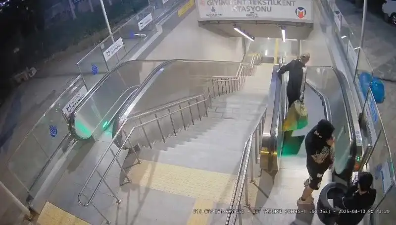 Metro İstasyonuna Çöp ve Lastik Atan Şüphelilere Gözaltı: Suçüstü Yakalandılar