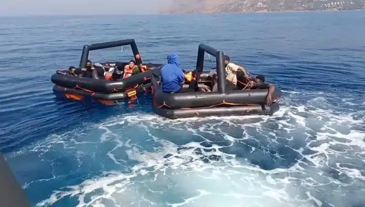 Ayvacık’ta Dram: 19 Kaçak Göçmen Denizde Kurtarıldı