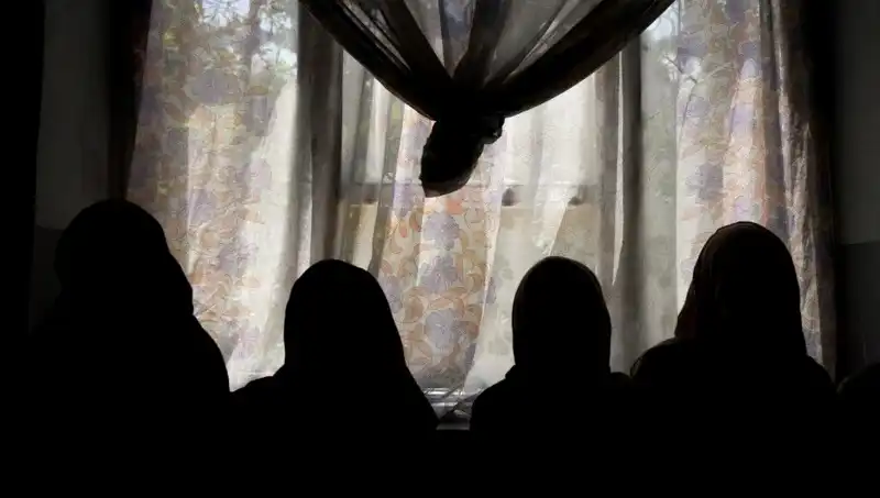 Kadın Yazarların Sesi Susturuluyor: Taliban Kitapları Yasakladı