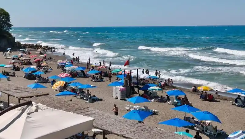 Akçakoca'da Denize Girme Yasağı: Nedenleri ve Son Gelişmeler