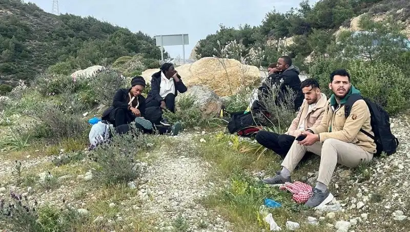 Düzensiz Göçmen Operasyonu: İki İlde 20 Kişi Yakalandı!