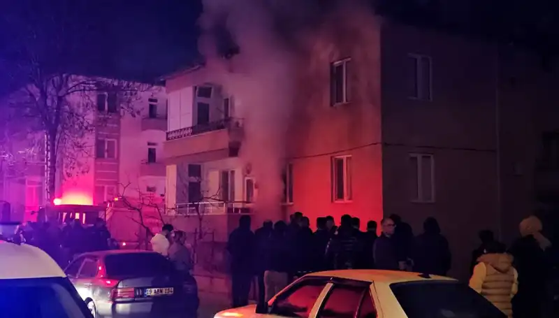 Çorum'da Yangın Panik Yarattı: 10 Kişi Dumandan Etkilendi