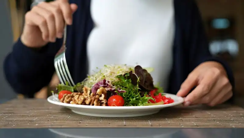 Bir Öğünde Önce Sebze Yemek: Sağlığınız İçin Hayati Önemi