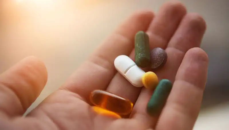 Vitamin Takviyeleri Tehlikesi: 2 Belirtiyle Doktora Giden Genç Kadın Organ Yetmezliği Teşhisi Aldı