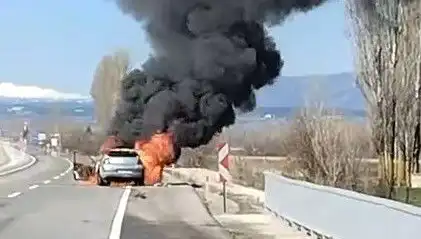 Kütahya'da Seyir Halindeki Otomobil Alev Alev Yandı: Olay anı Böyle Geçti!