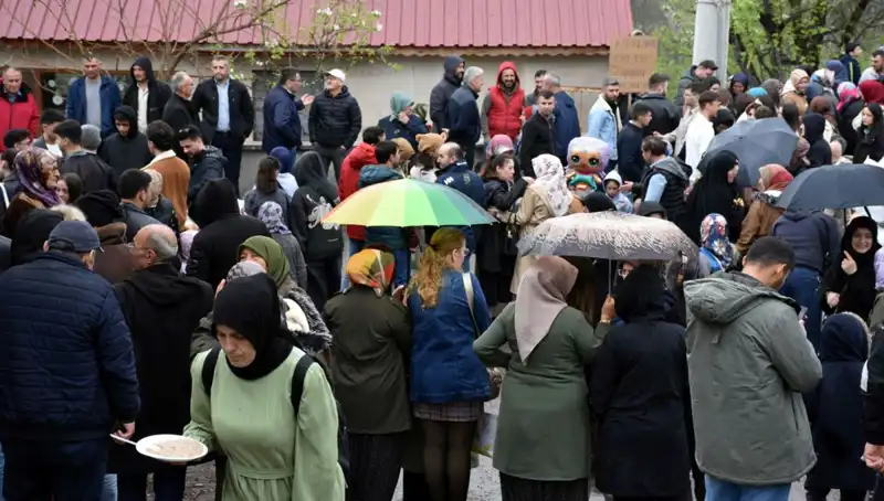 Bir Asırlık Gelenek Yeniden Hayat Buldu: 12 Bin Kişi Bayramlaştı!