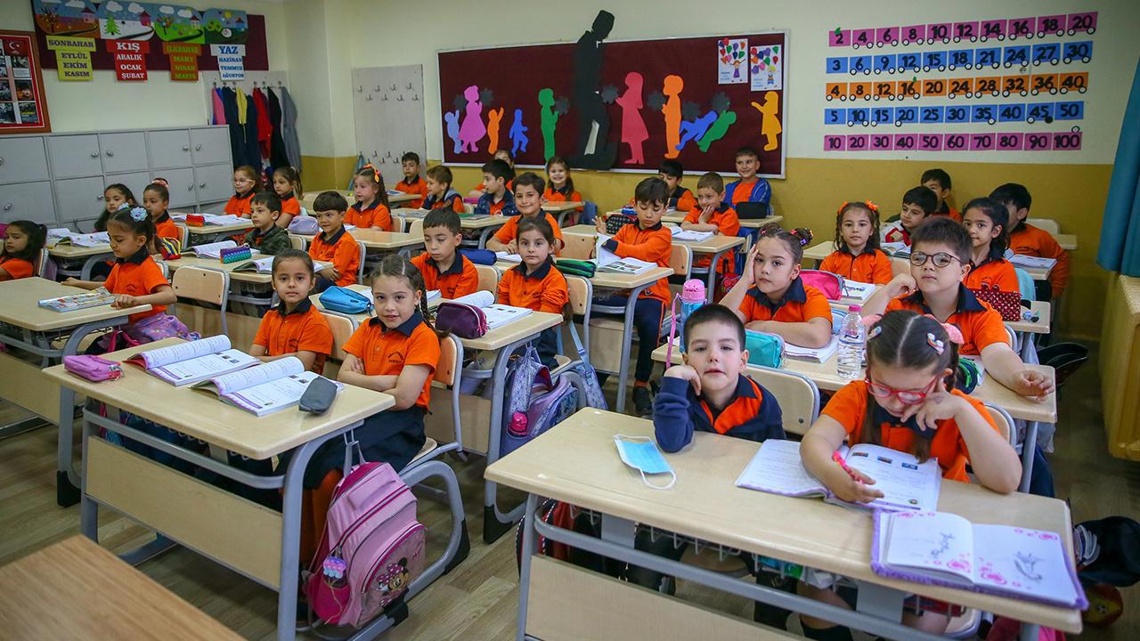 İstanbul'da Okullar Yarın Erken Tatil Edilecek