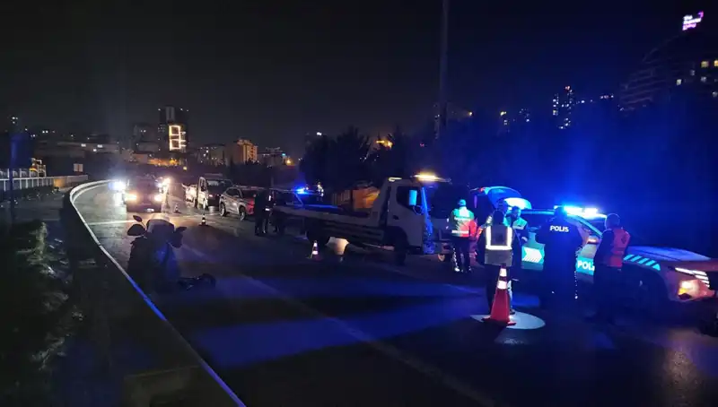 TEM Otoyolu'nda Gözler Şaşkın: Yatan Kişi Metrelerce Sürüklenerek Kazaya Neden Oldu