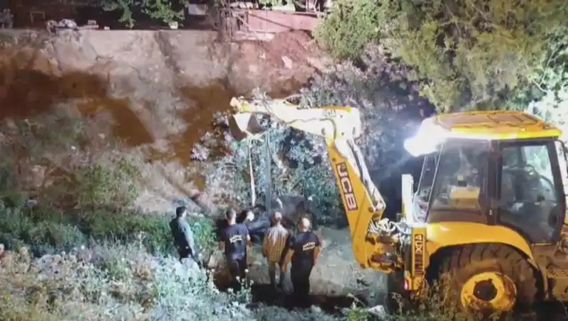 Hatay'da İnek İçin Başarıyla Gerçekleştirilen Kurtarma Operasyonu