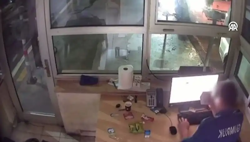Kapıkule Sınır Kapısı'nda Rüşvet Skandalı: 23 Gümrük Memuru Tutuklandı!
