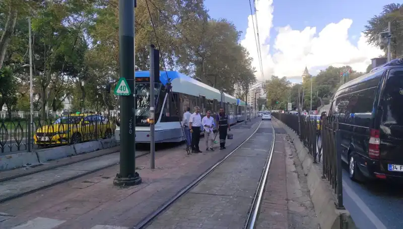 Beyoğlu'nda Tramvay Kazası: Yaya Hayatını Kaybetti, Şehirde Endişe Sardı