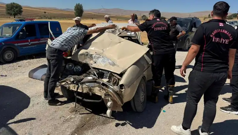 Kahramanmaraş'ta Kamyonet ve Otomobilin Çarpıştığı Kazada Yaralılar Var