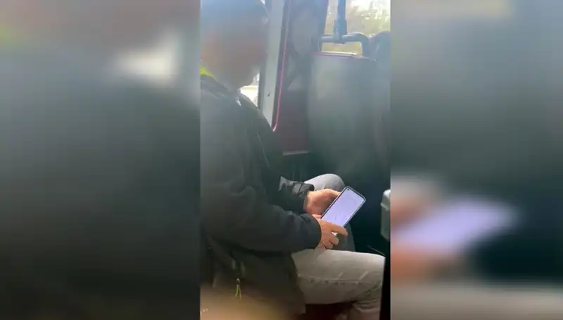 Minibüste Genç Kızı Taciz Eden Şüpheli, Yakalanarak Adalete Teslim Edildi