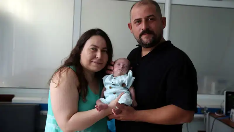 800 Gram Doğdu, 4 Ay Yoğun Bakımda Kaldı: Minik Bebeğin İnanılmaz Hayat Mücadelesi