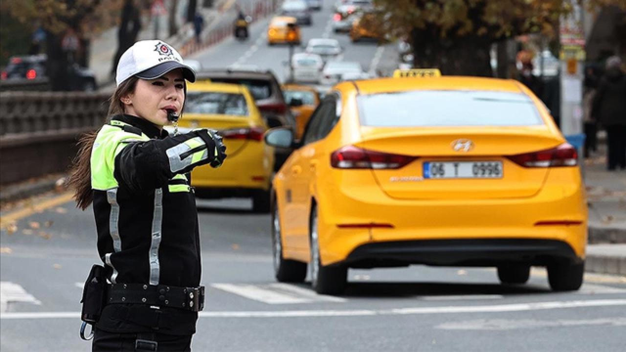 Ankara'da Trafik Yoğunluğu Artıyor