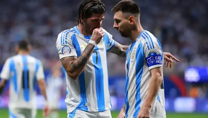Rodrigo de Paul, Messi ile Geçmişi Tazeleyerek Futbola Geri Dönüyor