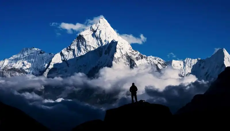 Everest Dağı'nda Devrim Niteliğinde Bir Tırmanış Deneyimi Başlıyor