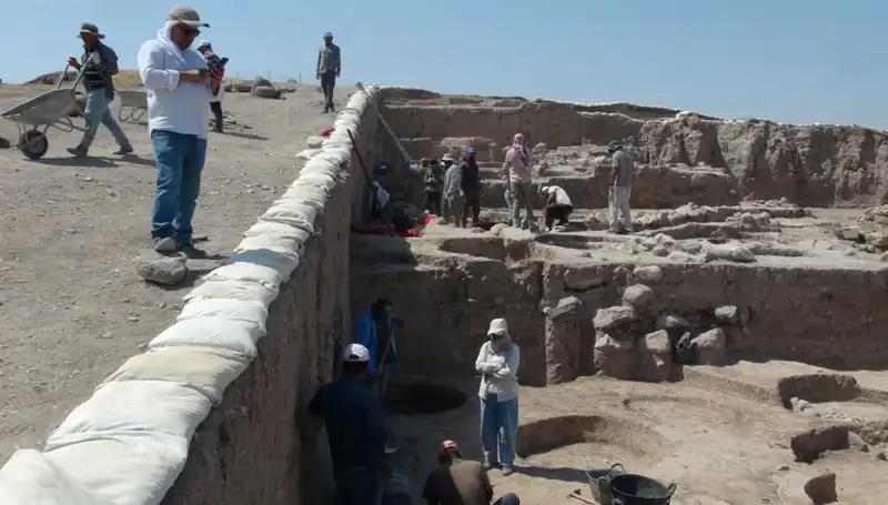 Oylum Höyük'te Sıcak Havalara Rağmen Kazılar Devam Ediyor
