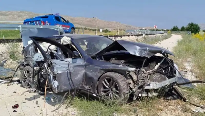 Sivas'ta Feci Bir Gün: İki Ayrı Trafik Kazasında 9 Yaralı