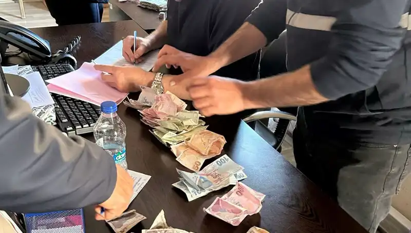 Antalya'da Sokaklarda Dev Dilenci Operasyonu: 19 Bin Lira Ele Geçirildi!