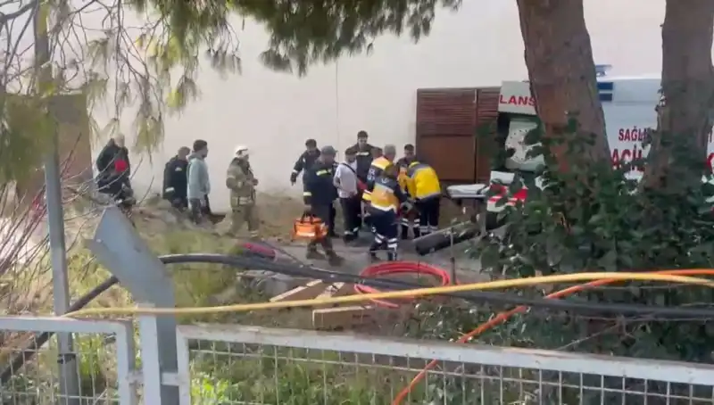 İstanbul'da Trafo Merkezinde Patlama: İşçi Ağır Yaralandı, Hayatı Tehlikede!