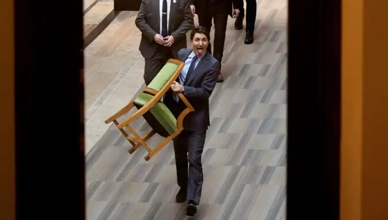 Trudeau, Parlamento'dan Ayrılırken Hem Sandalyesini Hem De Halkın Güvenini Götürüyor