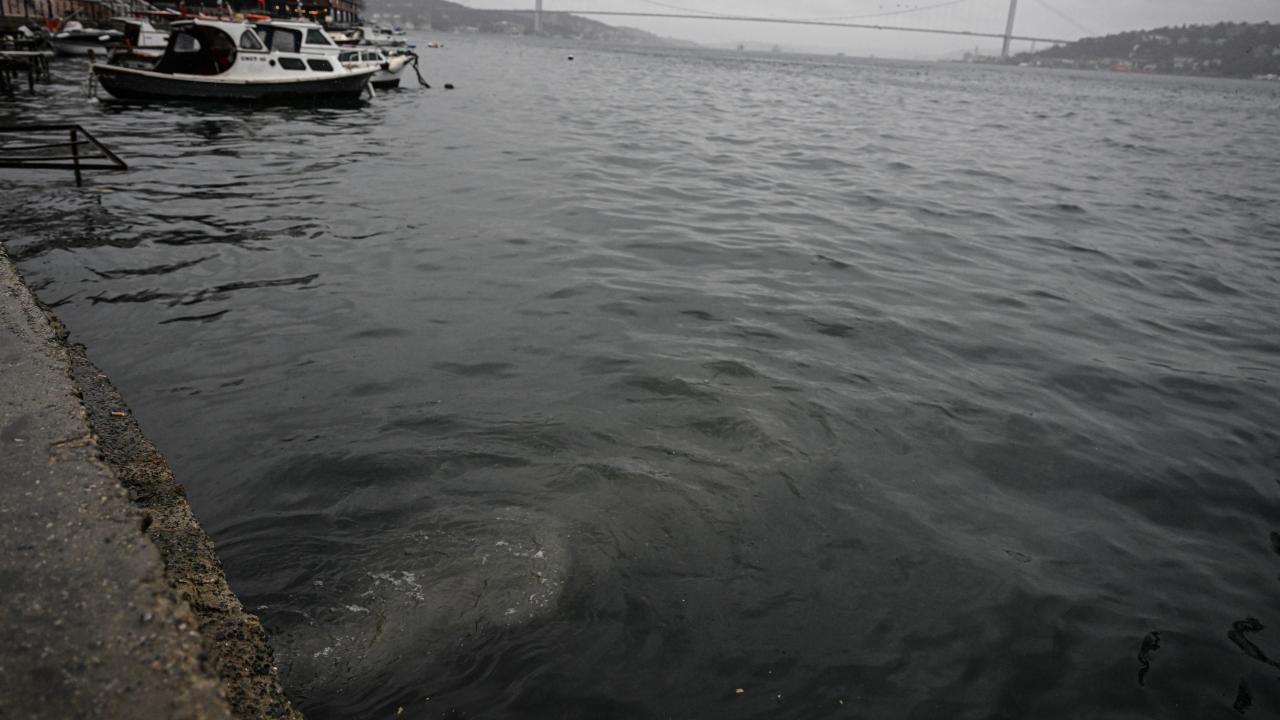 Kanalizasyon suyu denize aktı, Üsküdar halkı endişeli