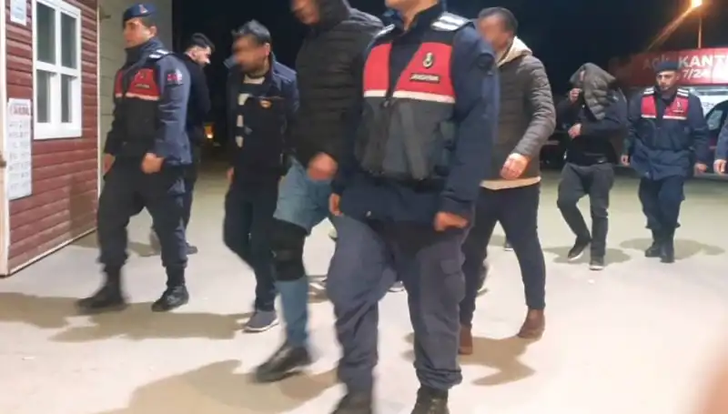 Bağ Evindeki Uyuşturucu Partisine Düzenlenen Baskın: Aynı Anda 50 Gözaltı!
