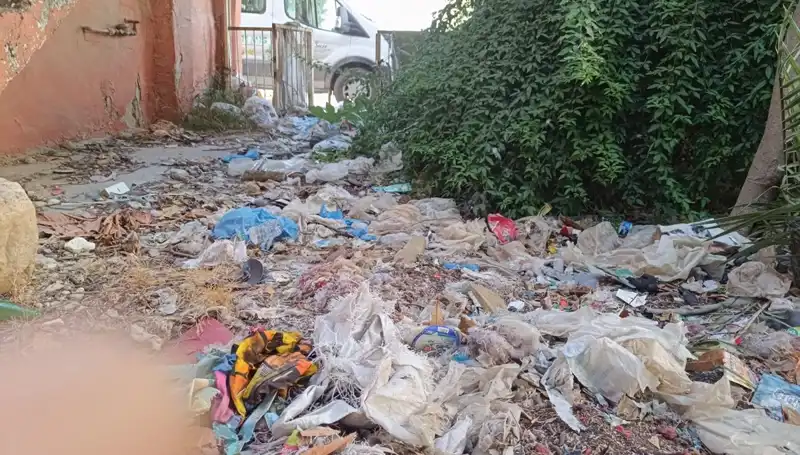 Evin Bahçesinde Kamyon Dolusu Çöp Bulundu: Şok Eden Detaylar