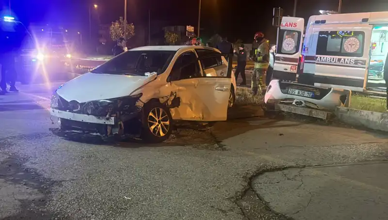 Pikap ile Otomobil Çarpıştı: Kaza Anı ve Sonrası Neler Yaşandı?