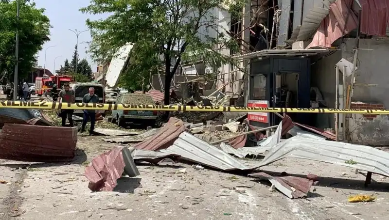 Gaziantep'teki Fabrika Patlaması: Yaralıların Durumu ve Olayın Ardındaki Sebepler