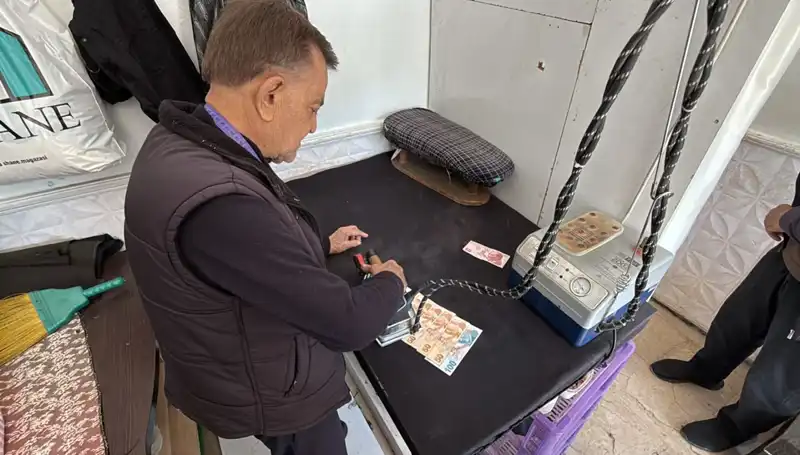 47 Yıllık Terzi Ahmet'in Paraya Dair Eşsiz Yöntemi Dikkat Çekiyor