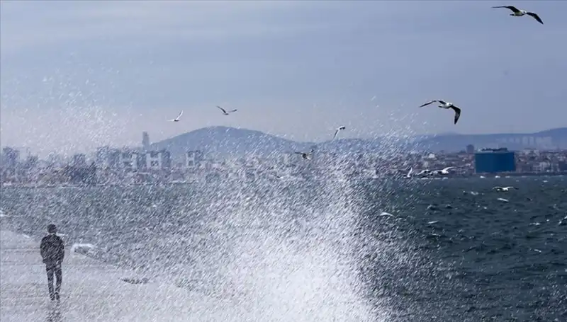 Marmara ve Ege'ye Kuvvetli Rüzgar Uyarısı: Neler Olacak?