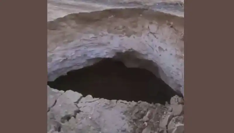 Aksaray'da Gizemli Obruk: Doğa Olaylarının Etkisi Nereye Gidiyor?