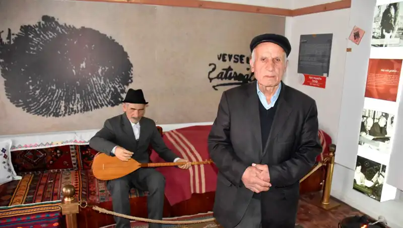 Aşık Veysel'in Gizli Kalmış Anıları: "Ben Asıl Şimdi Kör Oldum" Sözleriyle Yürek Dağladı