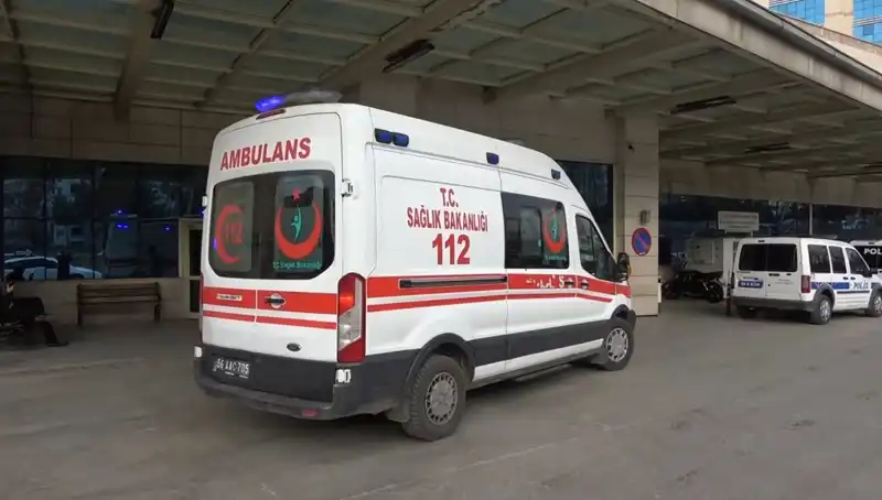 Bir Kadın, Birlikte Yaşadığı Adamı Bıçakladı: Olayın Perde Arkası Nedir?