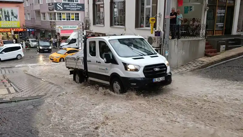 Aşırı Yağışlar Sonrası İstanbul’da 10 Dakikada Su Baskınları Alarm Verdi