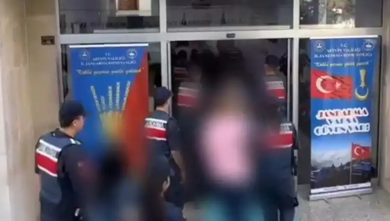 Türkiye’nin 30 İlinde FETÖ'ye Yönelik Büyük Operasyon: 65 Kişi Tutuklandı