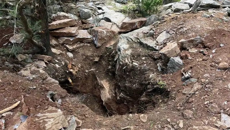 Eski Vali ve Emekli Albay Define Avında Yakalandı: Olayın Ardındaki Gerçekler