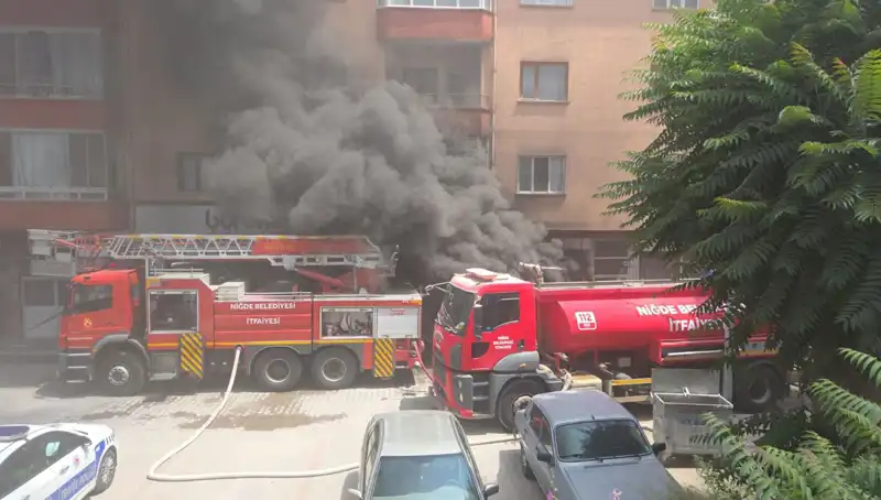 Niğde'de Beyaz Eşya Deposunda Büyük Yangın: Sebepler ve Sonuçlar