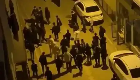Esenyurt’ta Sopalı Kavga: Gençler Arasındaki Çatışma Mahalleyi Sarsıttı