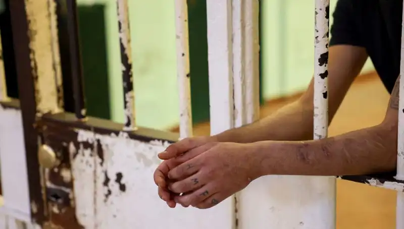 İtalya'da Cezaevlerindeki Mahkum Sayısı Dramatiik Şekilde Azalıyor: Nedenleri ve Sonuçları