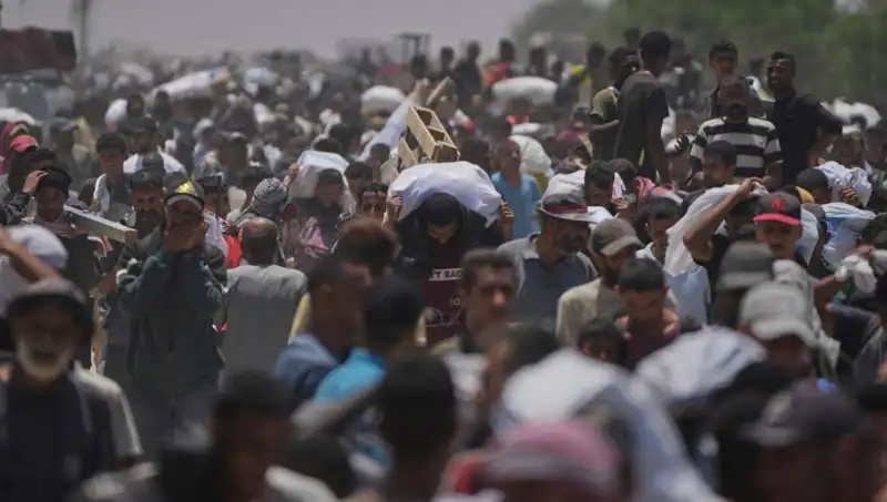 İsrail Saldırıları Sonrası: 798 Filistinli Hayatını Kaybetti, Yardım Bekliyorlar